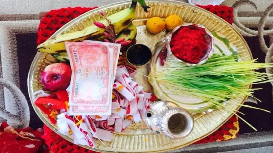 Importance of Dakshina: Why is it necessary to give Dakshina after ...