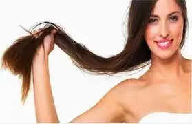 Hair Care Tips- रूखे और बेजान बालों से है परेशान, बालों को रेशमी और मुलायम बनाने के लिए अपनाएं ये टिप्स
