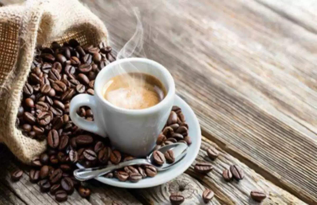 Health Tips- क्या आपको ज्यादा कॉफी पीने की हैं गंदी आदत, तो हो जाएं सावधान