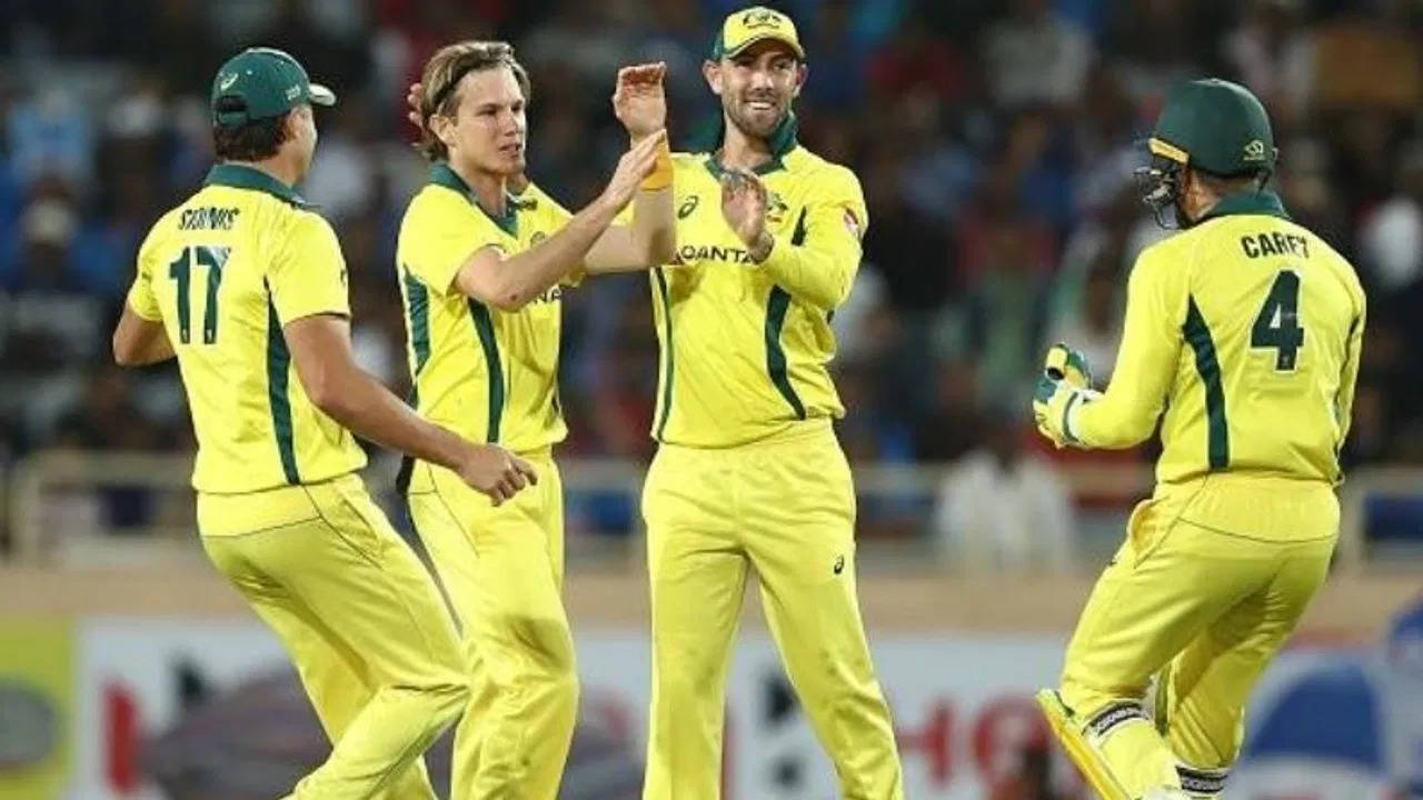 साउथ अफ्रीका और ऑस्ट्रेलिया (AUS vs SA) के बीच वनडे सीरीज का चौथा मैच कल सेंचुरियन में हुआ, ऑस्ट्रेलिया सीरीज में 2-1 से आगे है और करो या मरो के इस मैच में प्रोटियाज टीम जोश में थी।
