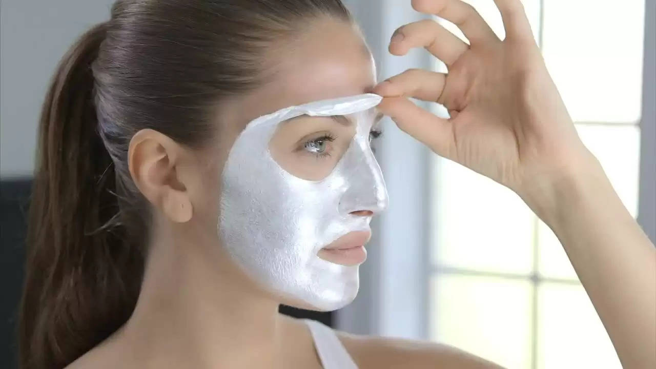 Beauty Tips- चेहरे की त्वचा के लिए रामबाण हैं चांदी का मास्क, आइए जानते हैं इससे होने वाले फायदों के बारें में-