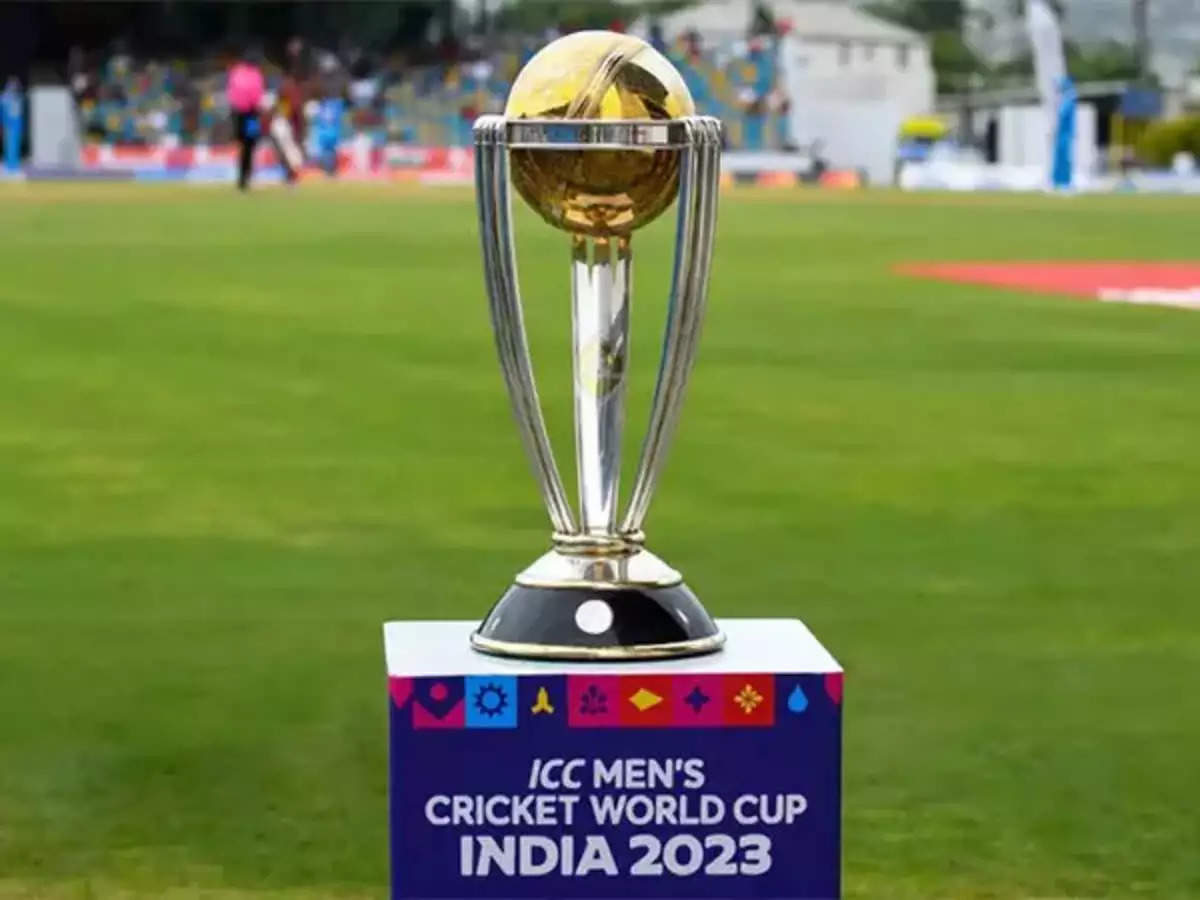 ICC वनडे विश्व कप 2023, 5 अक्टूबर को शुरु हो गया हैं, क्रिकेट की महाशक्ति भारत 8 अक्टूबर को चेन्नई के चिन्नास्वामी स्टेडियम में ऑस्ट्रेलिया के खिलाफ अपने अभियान की शुरुआत करेगा। यह टूर्नामेंट में भारत की यात्रा की शुरुआत का प्रतीक है, जहां उन्हें लीग चरण में कुल 9 मैच खेलने हैं, जिसके बाद नॉकआउट मैच होंगे, तो आइए जानते हैं डेट, वेन्यू, टाइमिंग और किस टीम के खिलाफ खेलेगी-