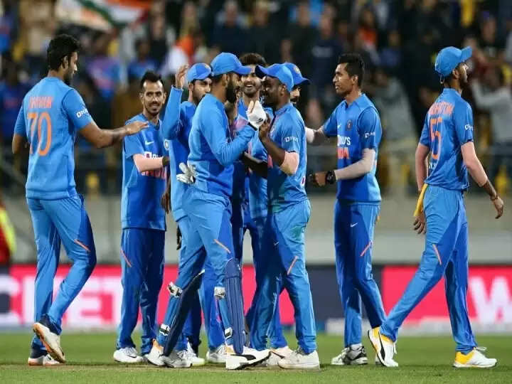 भारत और ऑस्ट्रेलिया के बीच तीसरा एक दिवसीय अंतर्राष्ट्रीय (वनडे) मुकाबला बुधवार, 27 सितंबर को राजकोट के सौराष्ट्र क्रिकेट एसोसिएशन स्टेडियम में होगा। मैच भारतीय समयानुसार दोपहर 1:30 बजे शुरू होगा।