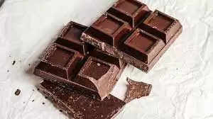 Health News-क्या आप भी सोचते हैं कि डार्क चॉकलट कोलेस्ट्रॉल कम करता हैं, आइए क्या हैं सच्चाई