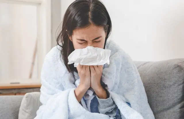 Health Tips-  सर्दियों में सर्दी खांसी कर रही हैं परेशान, तो करें ये आयुर्वेदिक इलाज