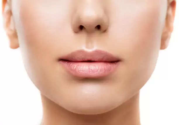 Beauty Tips- इन घरेलू नुस्खों से ठंड में अपने होठों की करें देखभाल