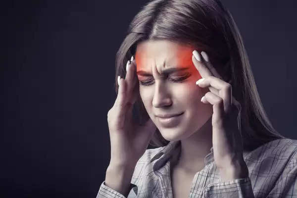 Health News- सिरदर्द को सामान्य समझने की भूल ना करें, हो सकता हैं ट्यूमर, जानिए इसके लक्षण